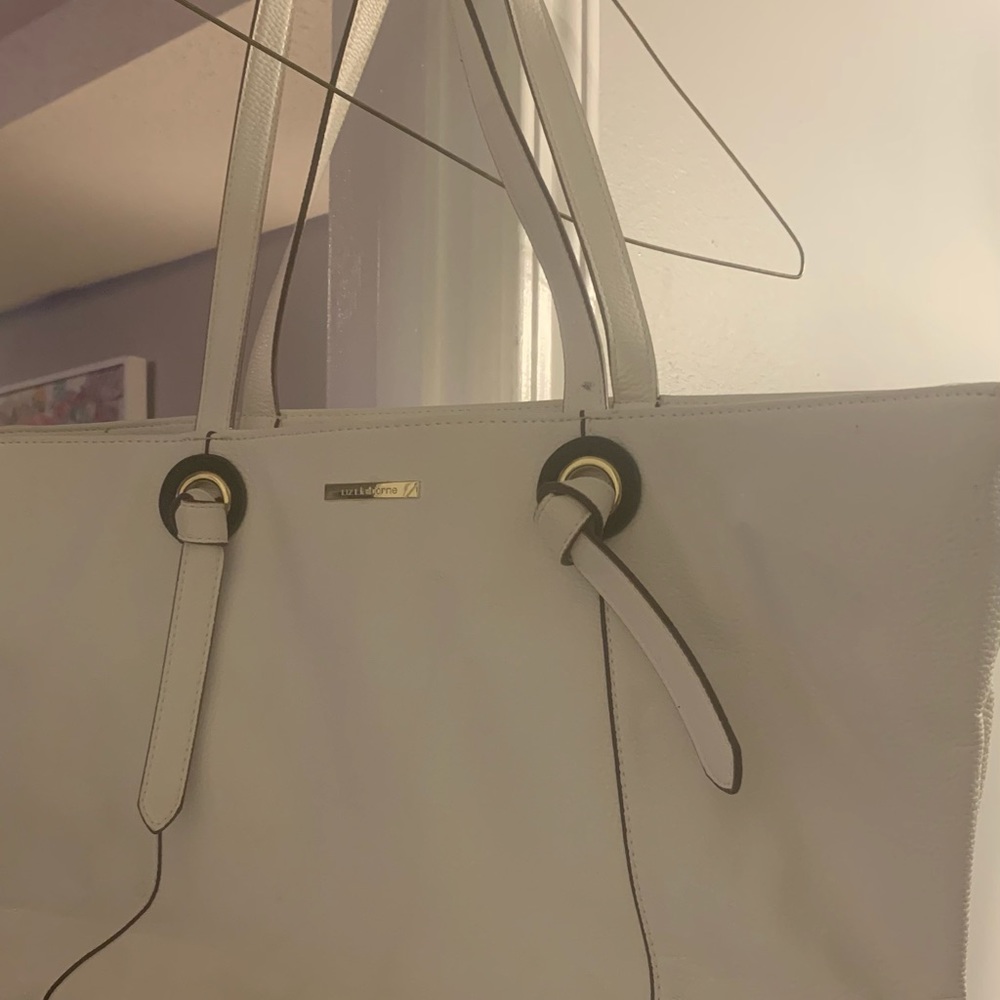White Liz Claiborne shoulder bag